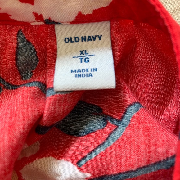 Red floral float top - Picture 2 of 2